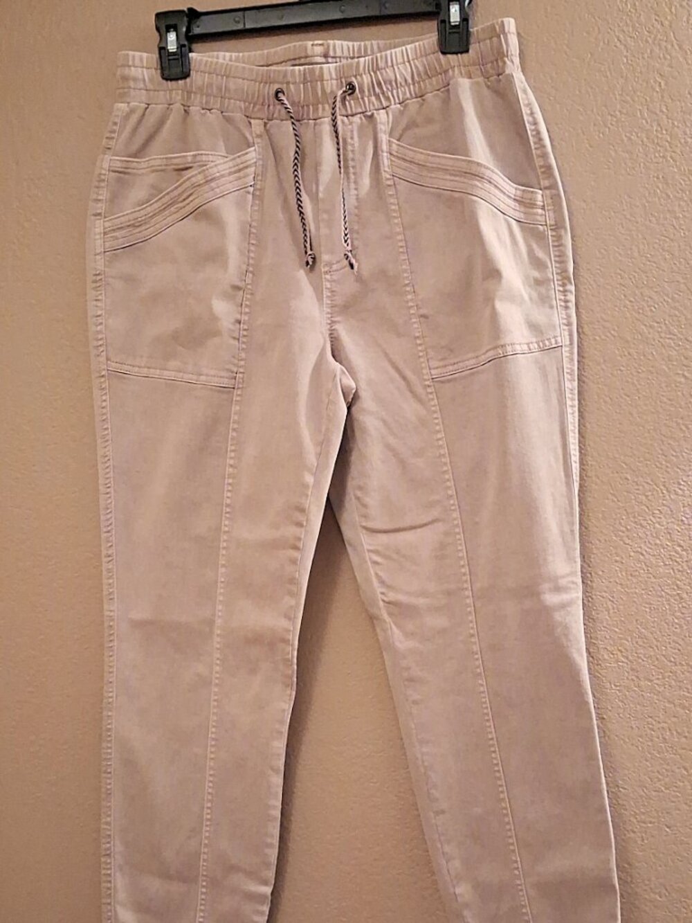 Maurices Khaki Peg Pants Relaxed Fit M, Elasticated Drawstring Waistband NWOT
